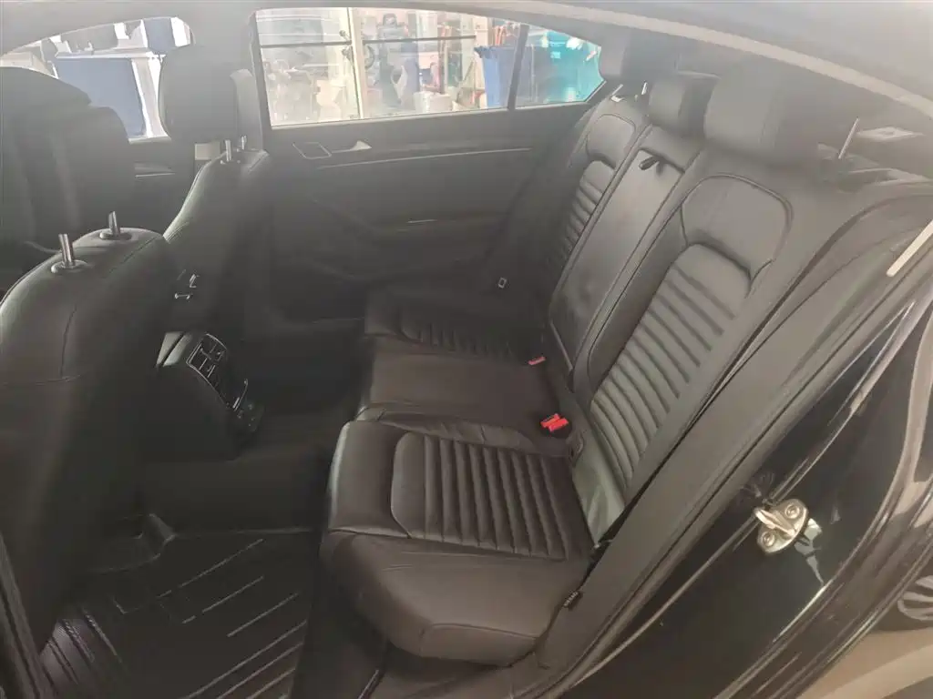 Volkswagen Magotan 2019 330TSI DSG Luxury Class China VI фото 8