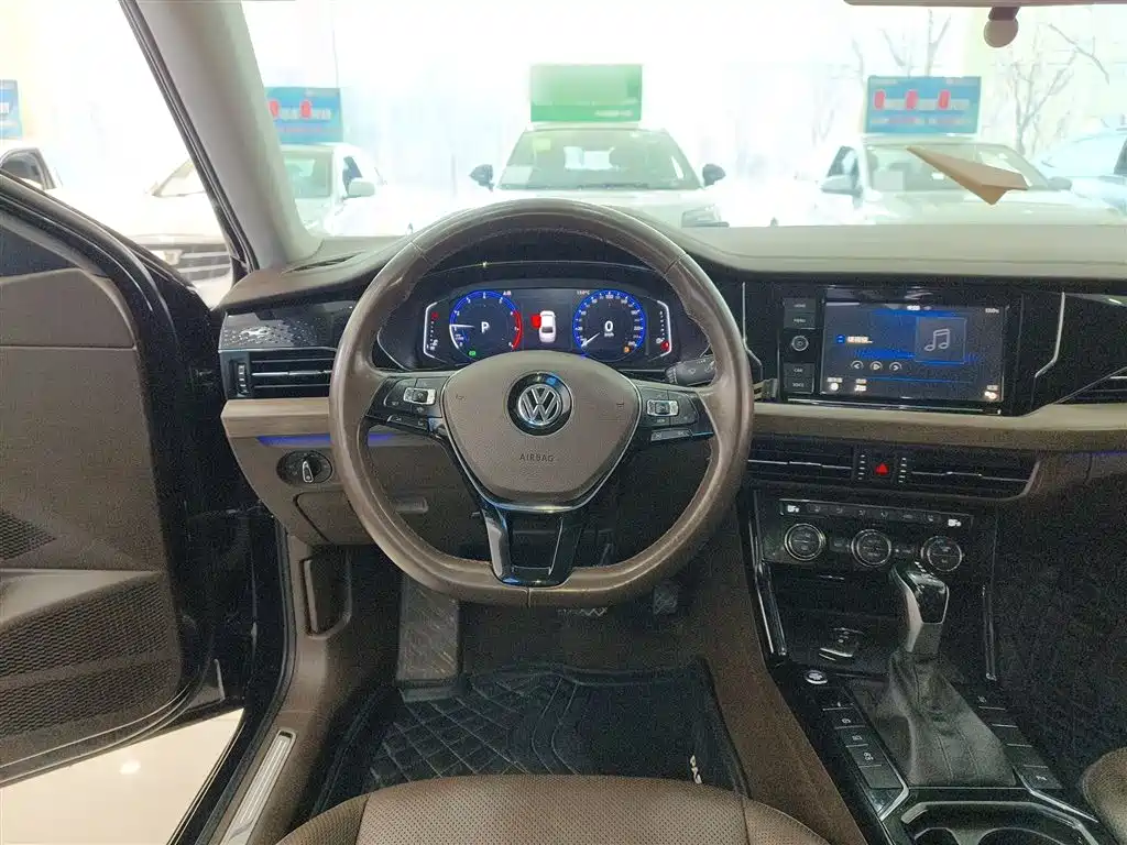 Volkswagen Passat 2019 330TSI Luxury Edition China VI фото 7