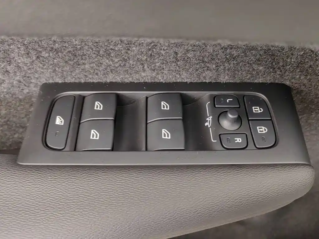 Volvo XC40 2025 2025 B4 AWD Smart Elite Luxury Edition