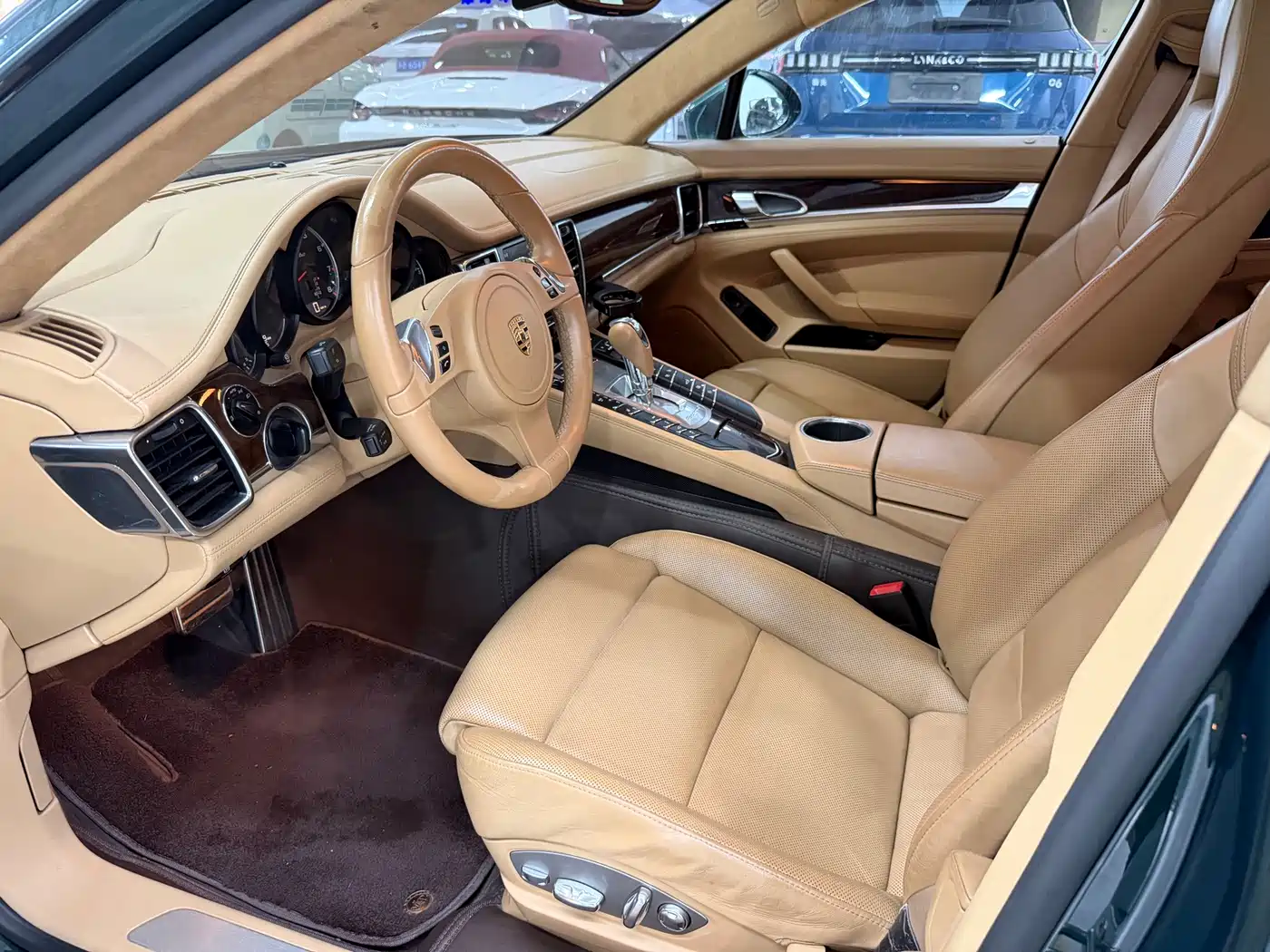 Фото 7 - Porsche Panamera