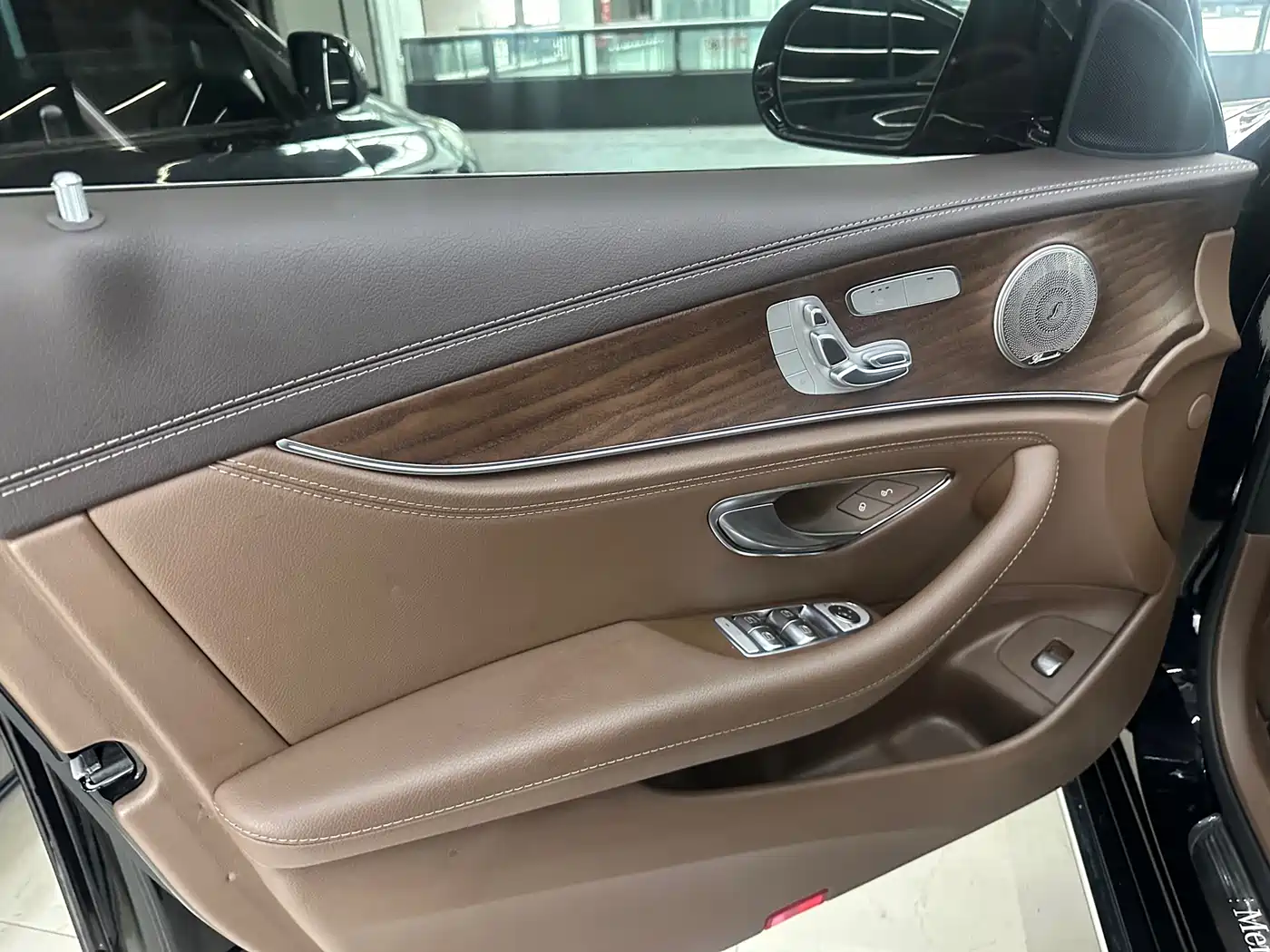 Mercedes-Benz E-Class 2023 E 300 L Fashion фото 4