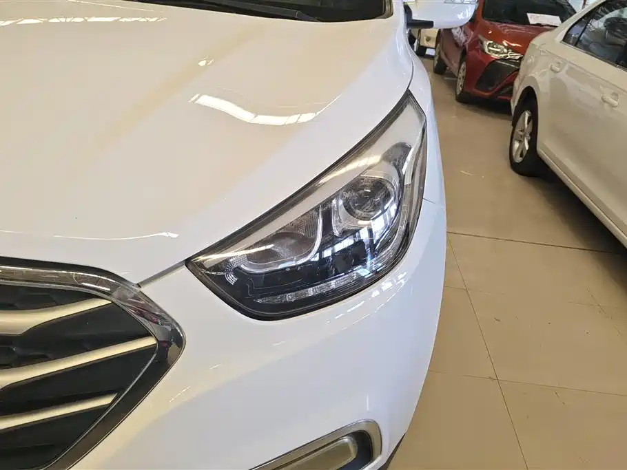 Hyundai Beijing Hyundai ix35 2015 2.0L Automatic 2WD Comfort China V фото 5