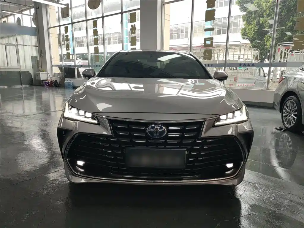 Toyota Avalon 2022 Hybrid 2.5L Luxury Edition фото 3