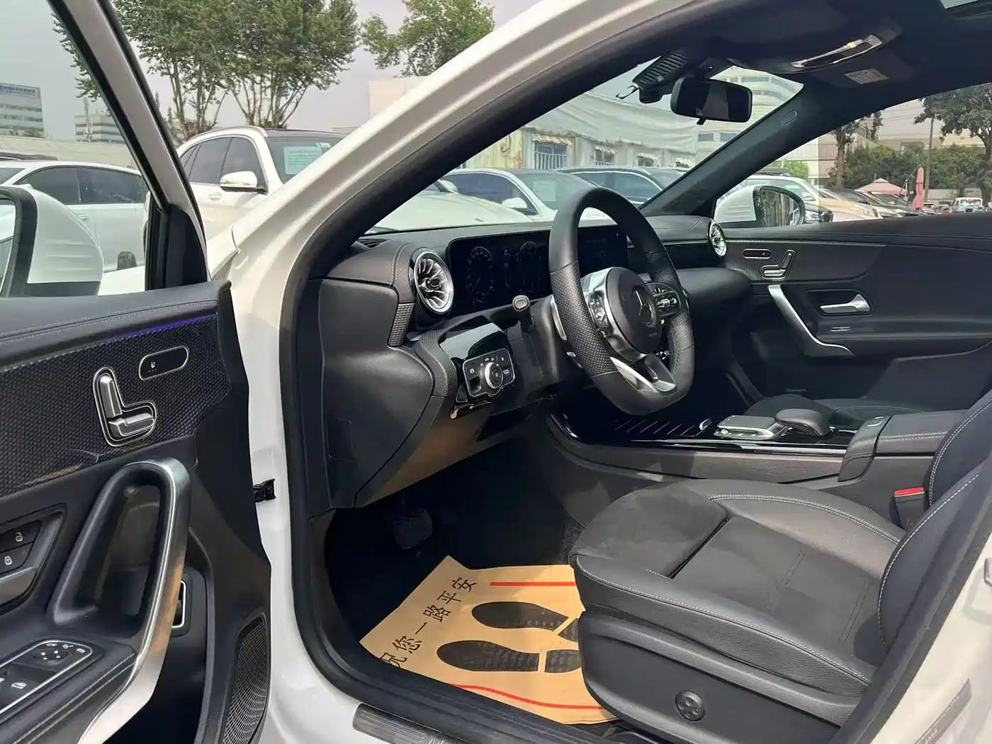 Mercedes-Benz A-Class 2023 A 200 L Fashion фото 16