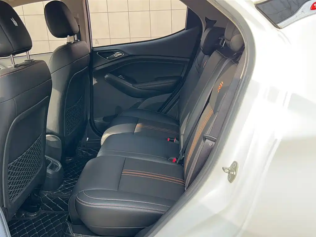 BYD Yuan 2017 1.5L Auto Cool Connect фото 19