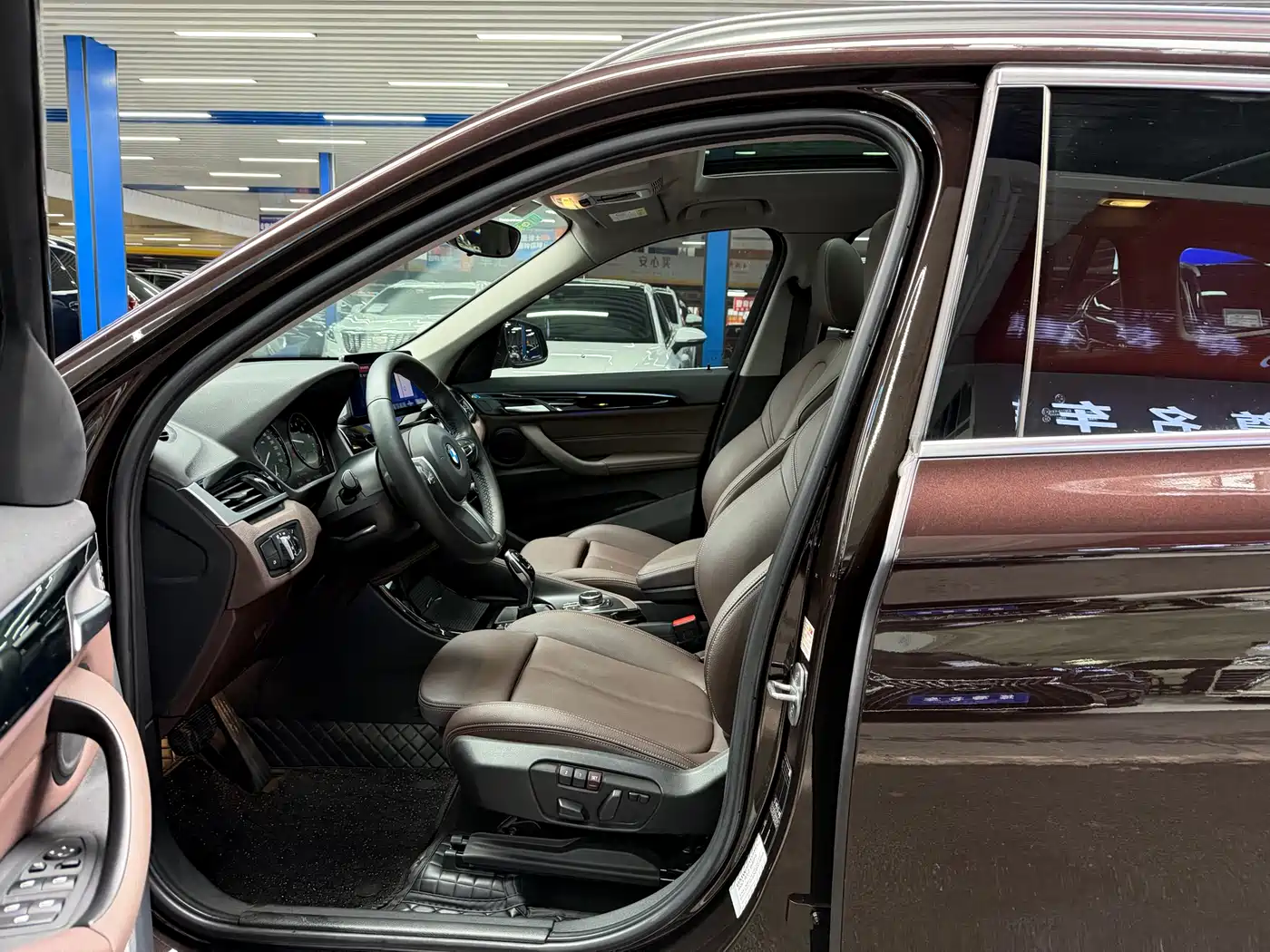 BMW X1 2019 xDrive20Li Premium Model фото 6