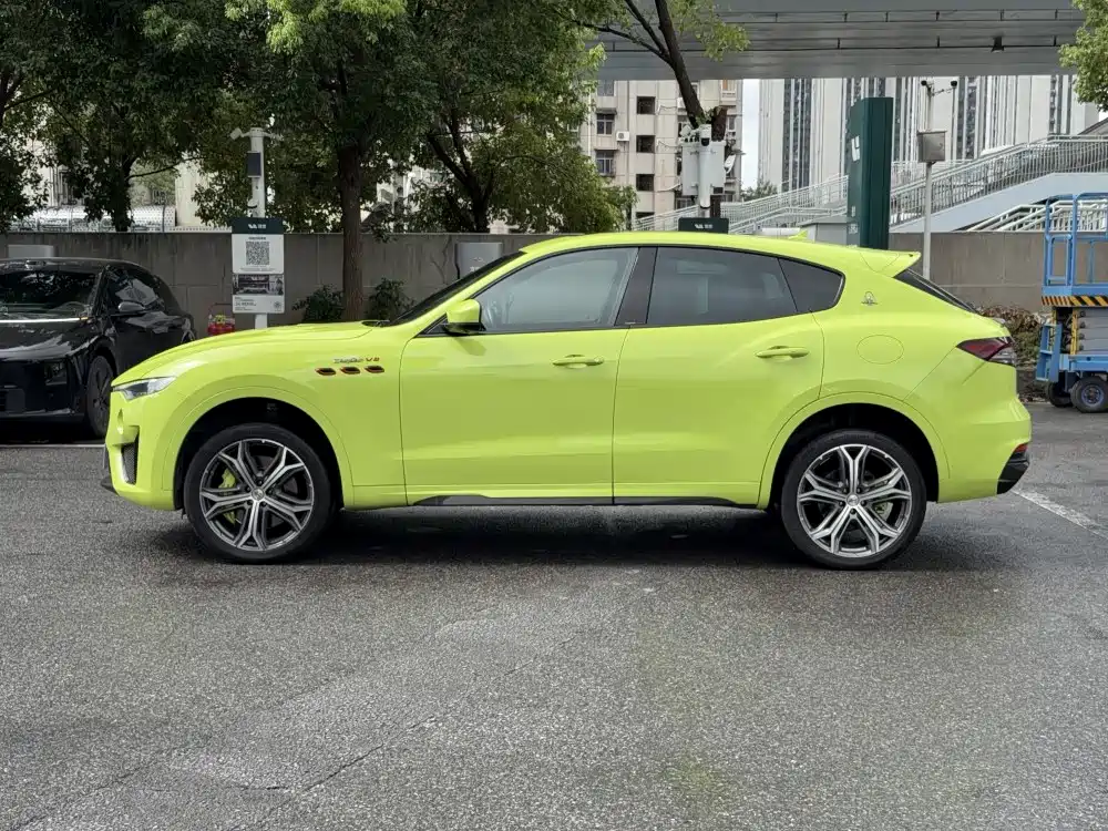 Фото 11 - Maserati Levante
