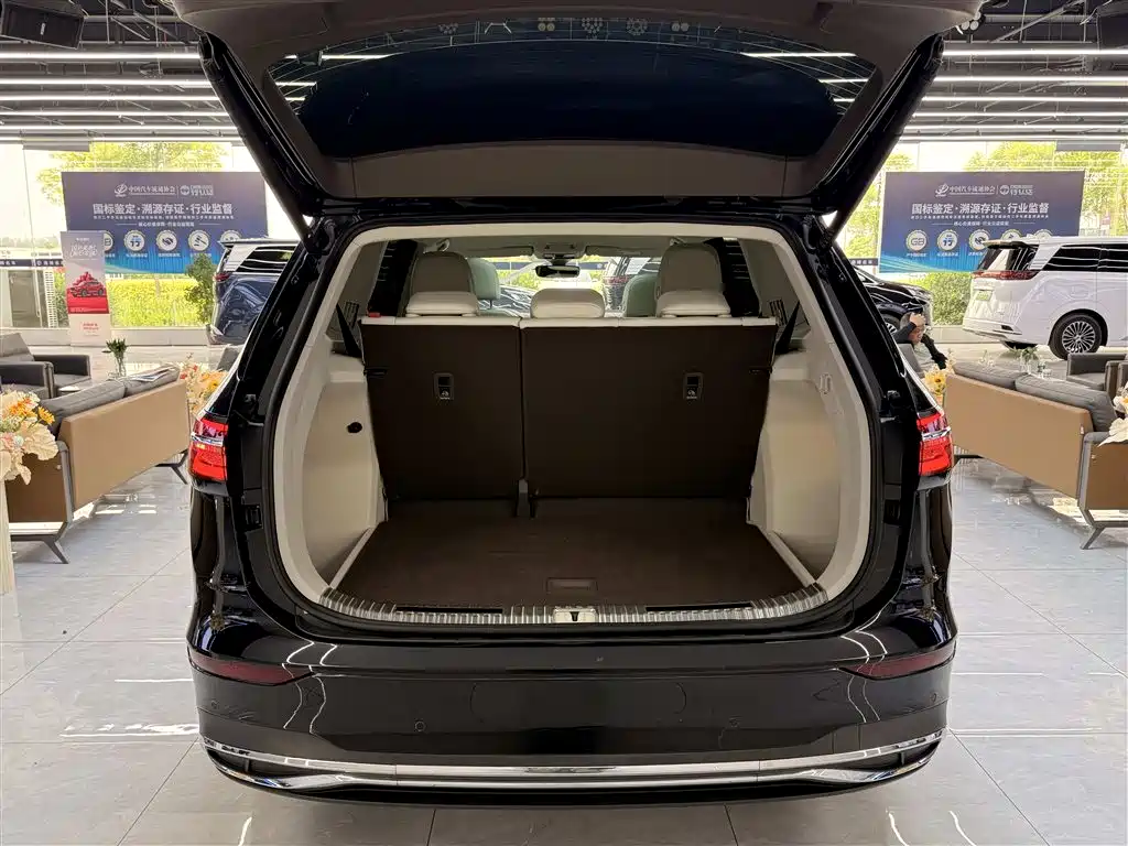 Volkswagen Viloran 2023 380TSI Prestige Edition фото 27