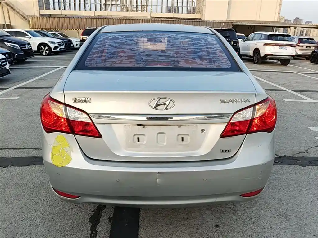 Hyundai Elantra 2011 1.6L Automatic Luxury фото 6