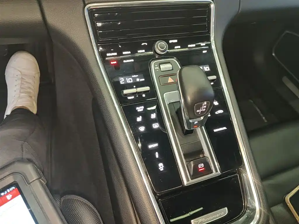 Porsche Panamera 2017 Panamera 3.0T фото 14