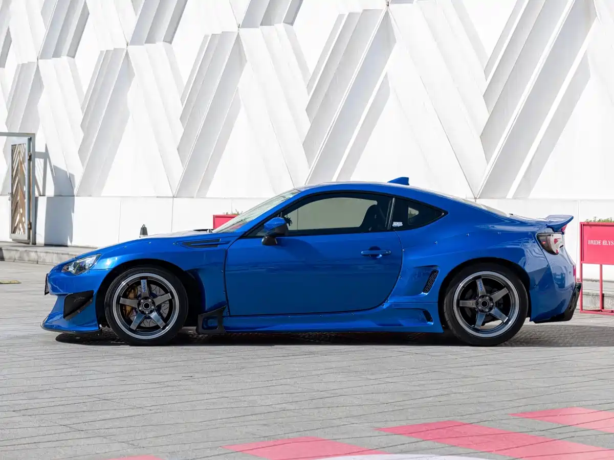 Subaru BRZ 2015 2.0i Manual фото 7