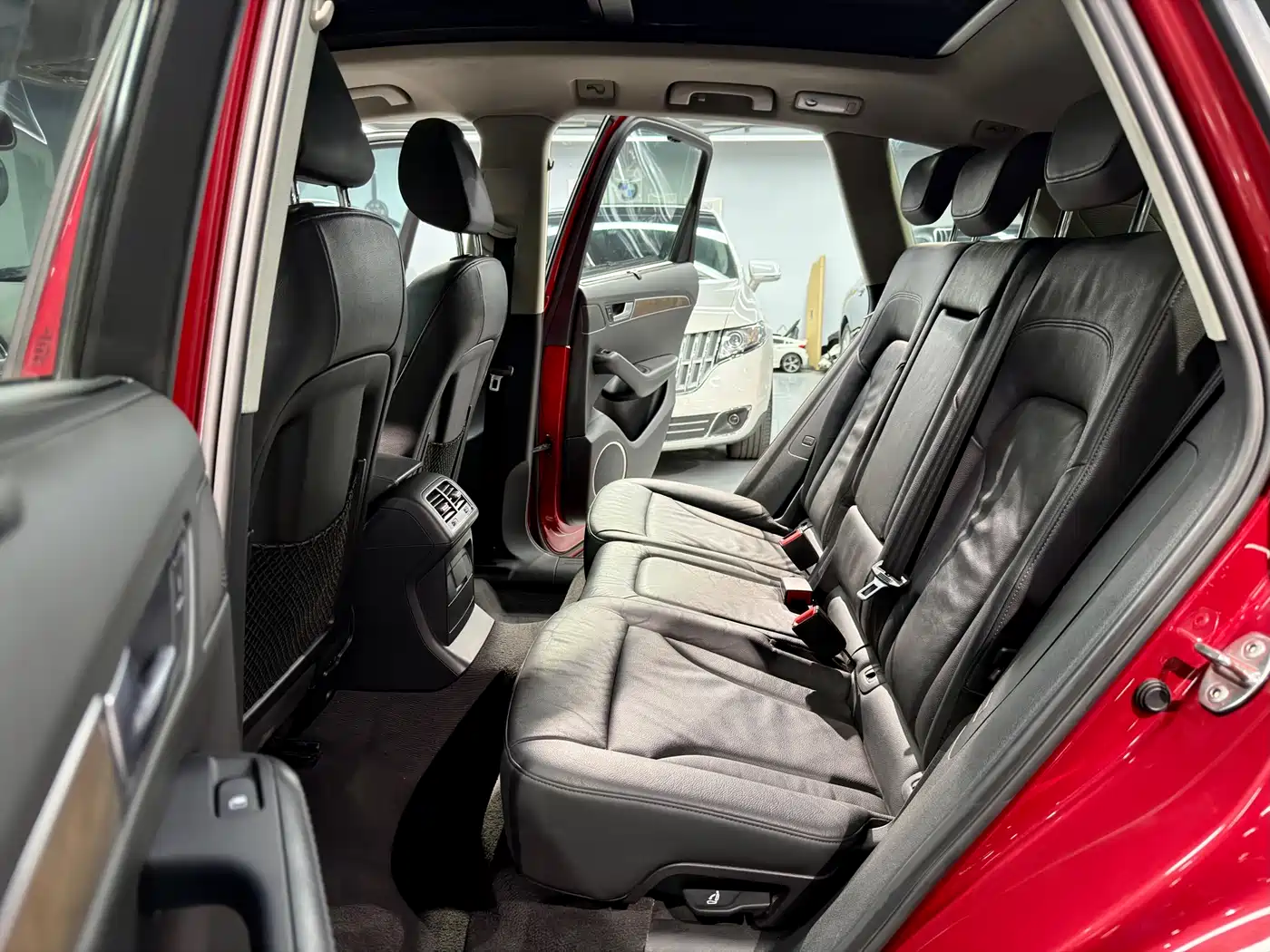 Audi Q5 (Import) 2010 3.2FSI Sport фото 10