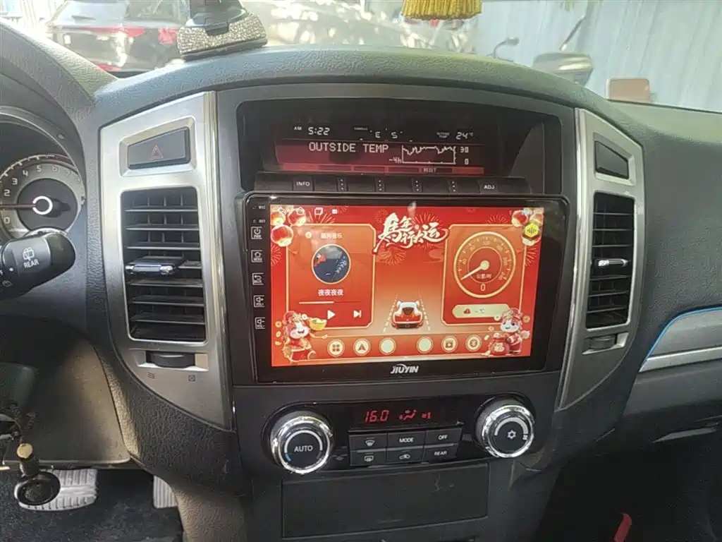 Mitsubishi Pajero (Import) 2016 3.0L Automatic Standard (China V) фото 13