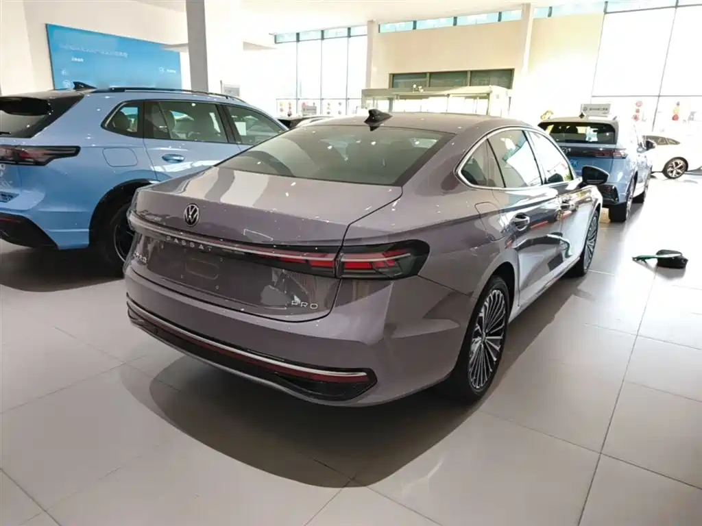 Volkswagen Passat 2025 Pro 380TSI Dragon Prestige Edition фото 7