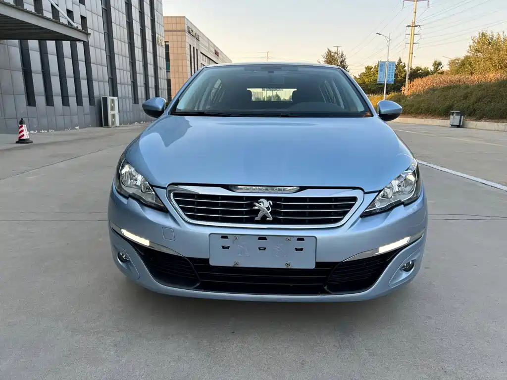 Photo 2 - Peugeot 308S