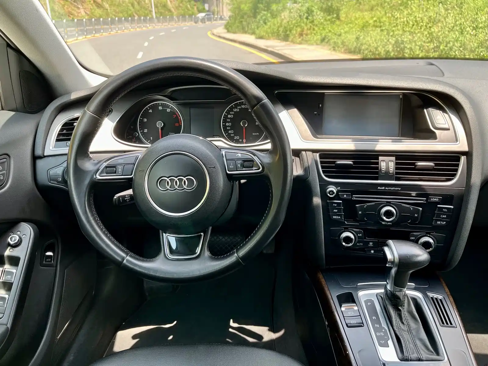 Фото 9 - Audi A4L