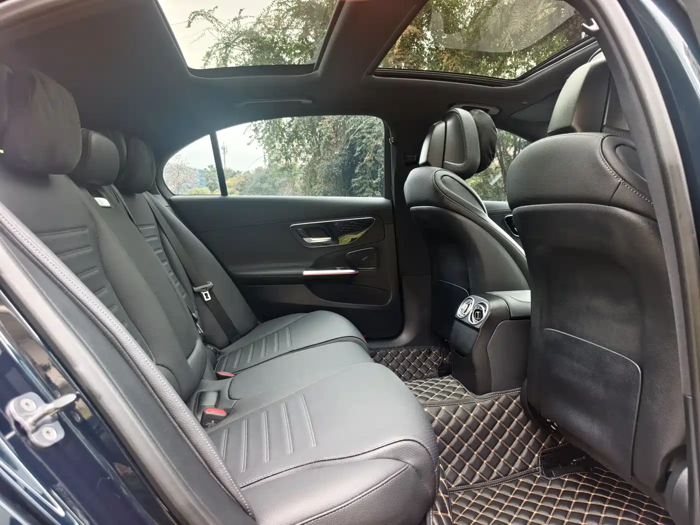 Mercedes-Benz C-Class 2025 C 260 L Sport Edition фото 12