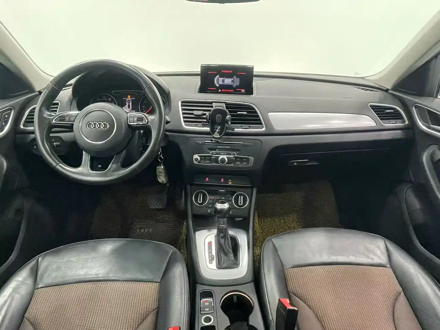 Фото 4 - Audi Q3