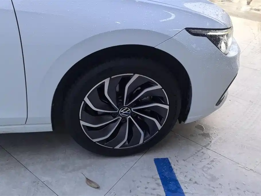 Volkswagen Golf 2023 Facelift 280TSI DSG Pro фото 6