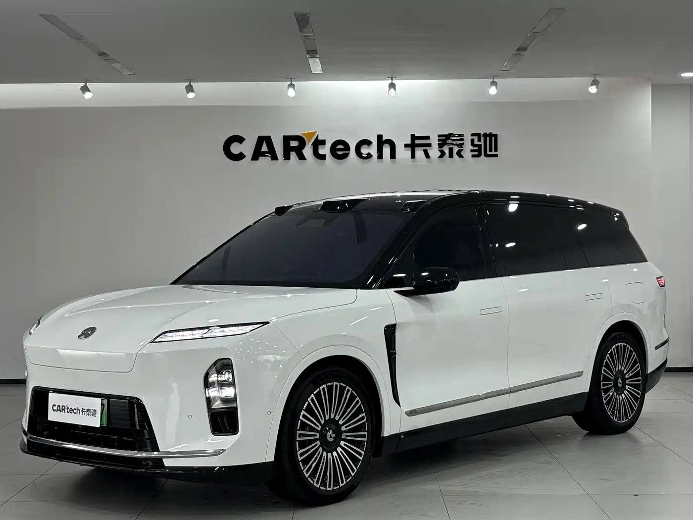 NIO ES8 2026 2025 Model 6-Seat Executive Luxury Edition