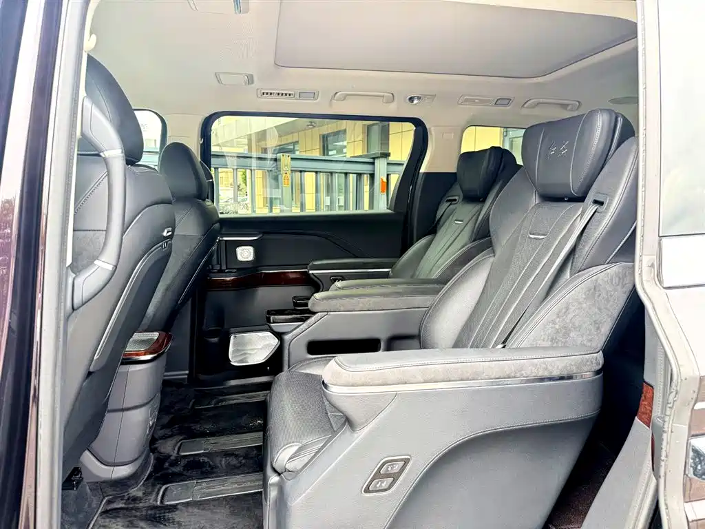 Hongqi HQ9 PHEV 2024 2024 Model 2.0T AWD Luxury Edition