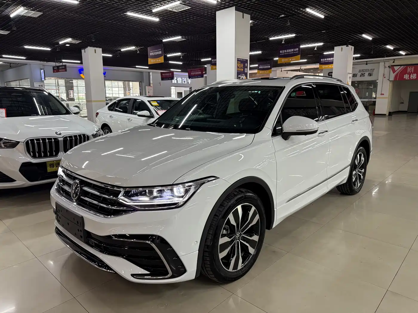 Volkswagen Tiguan L 2026 2025 330TSI Automatic 2WD R-Line Dragon Glory Edition