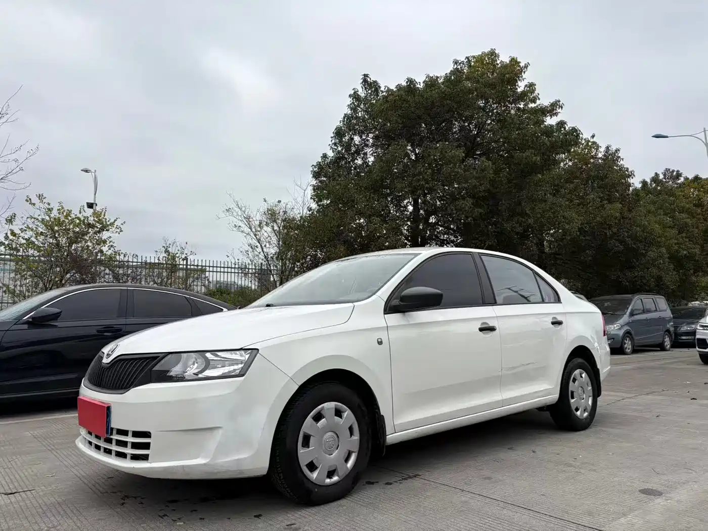 Škoda Rapid 2016 1.4L Manual Forward Edition фото 3