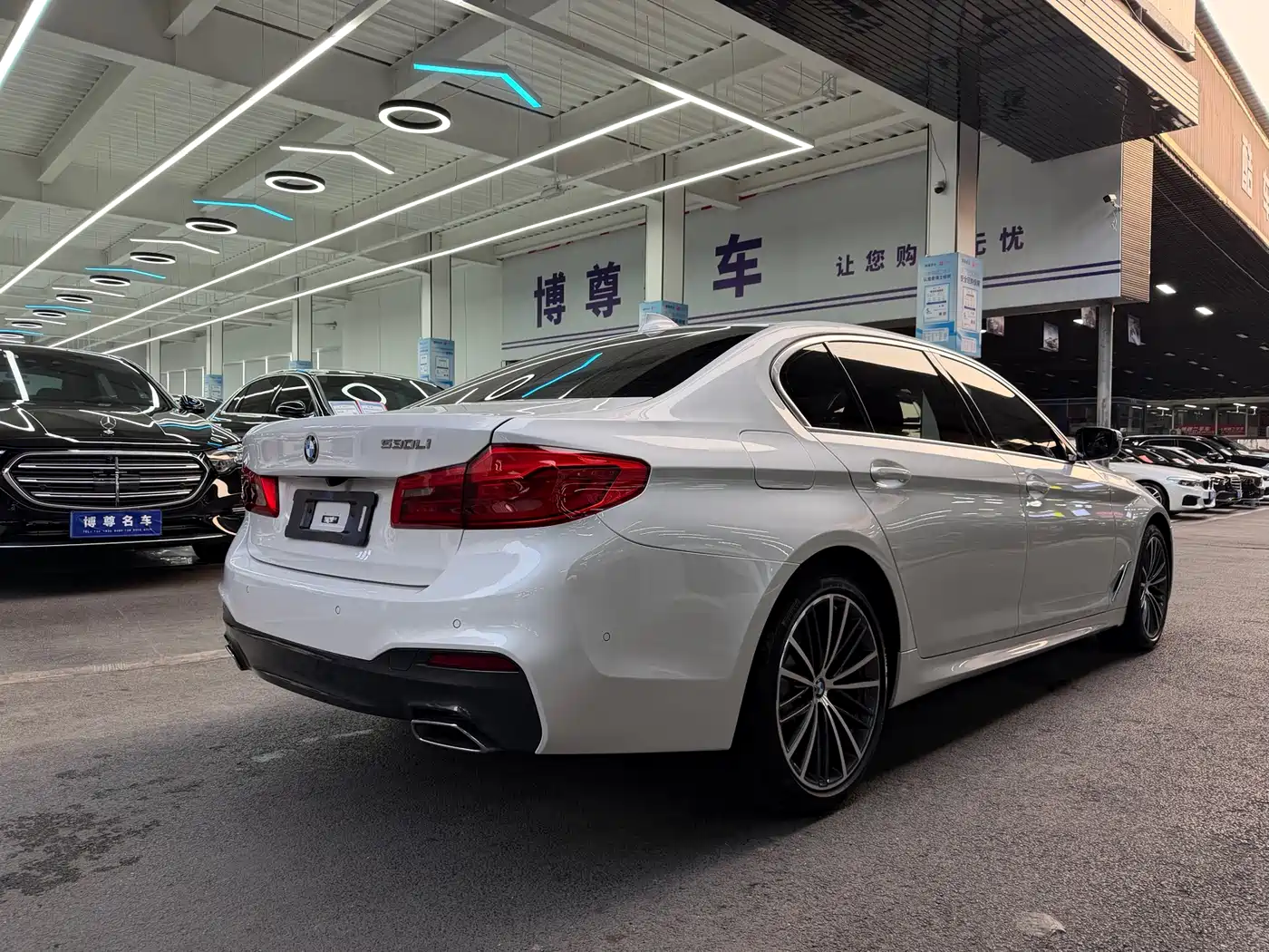 BMW 5 Series 2020 530Li Leading M Sport Package фото 21
