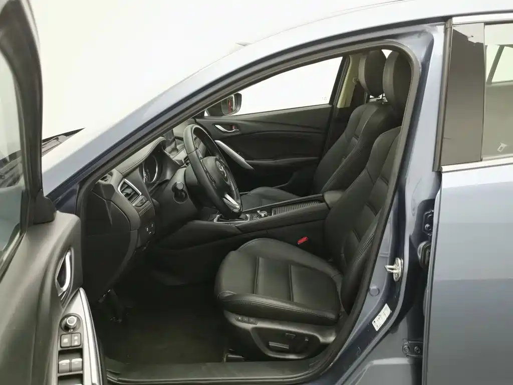 Фото 10 - Mazda Atenza