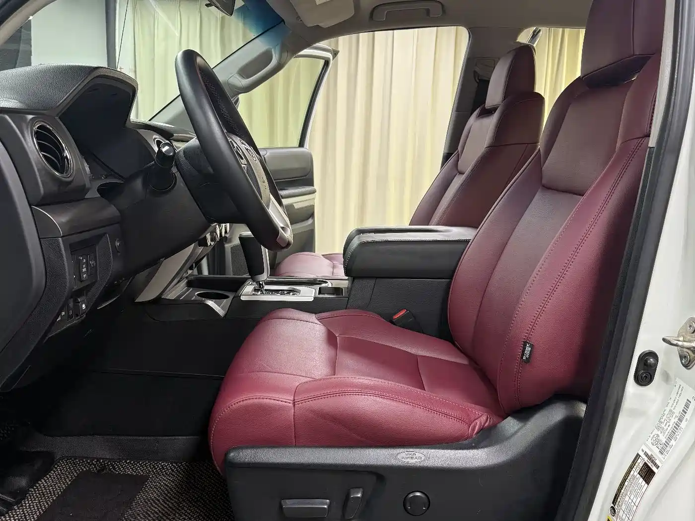 Toyota Tundra 2014 5.7L TRD Pro фото 17