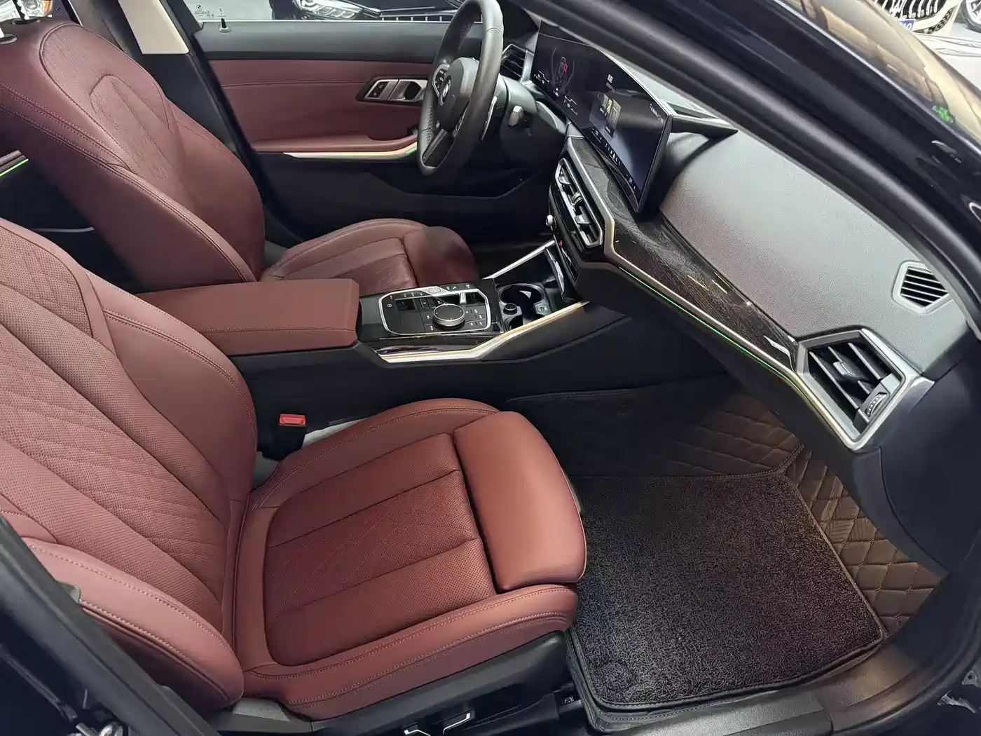 BMW 3 Series 2024 325Li M Sport Package фото 10