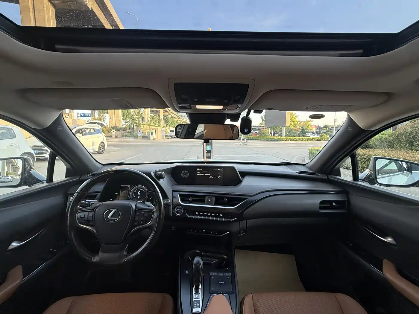 Lexus UX Electric 2020 300e Pure Yue Edition фото 8