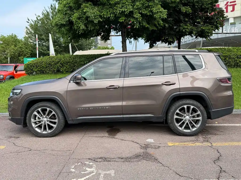 Jeep Grand Commander 2019 2018 2.0T AWD Premium Navigation Edition (China V)