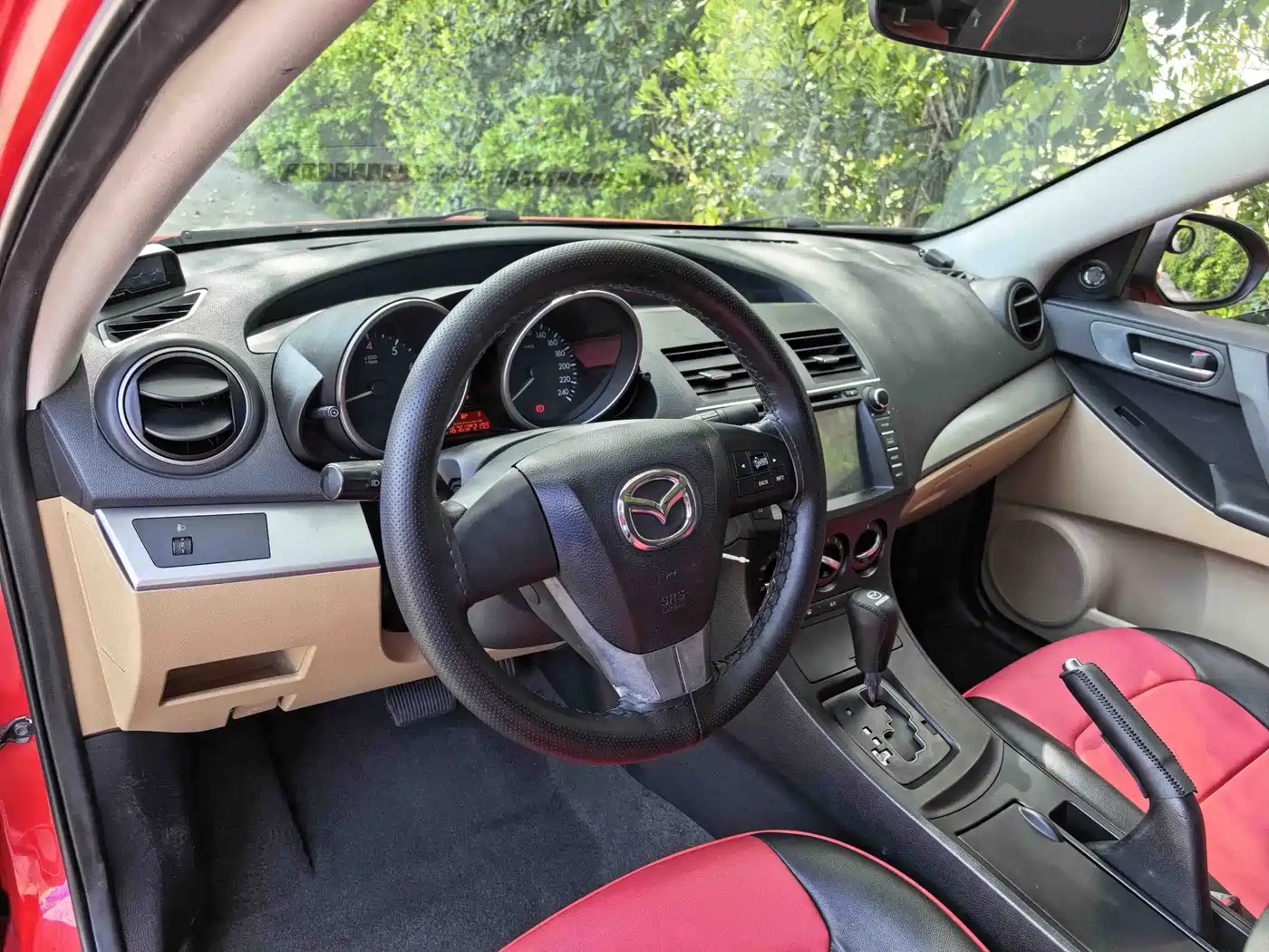 Mazda Mazda3 Axela 2012 2011 Sedan 1.6L Automatic Comfort