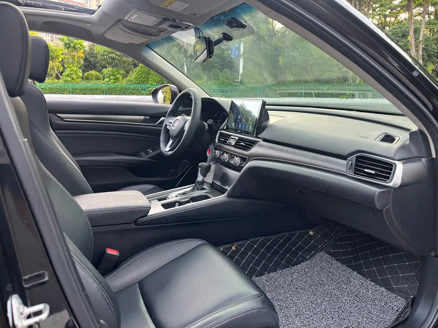 Фото 9 - Honda Accord