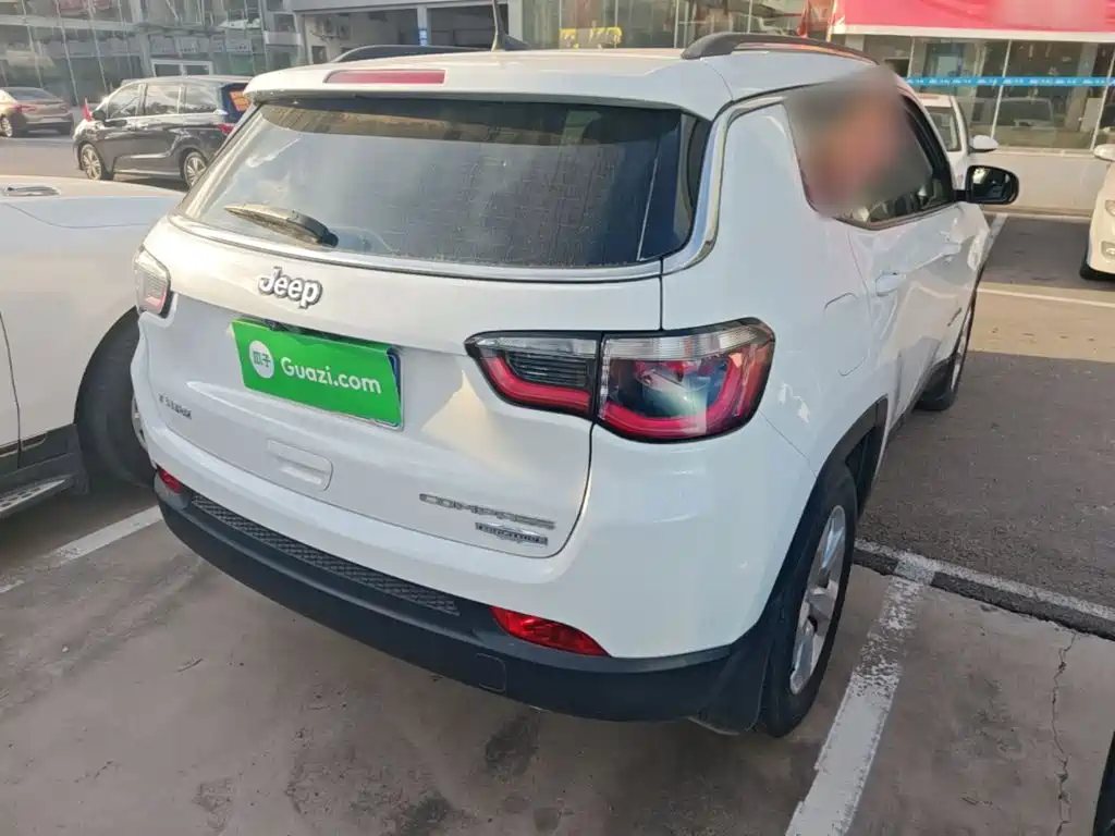 Photo 7 - Jeep Compass