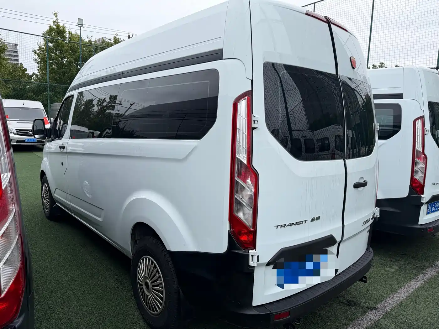Ford Transit 2018 2017 2.0T Diesel Multi-purpose Commercial Vehicle Medium Wheelbase Medium Roof China V