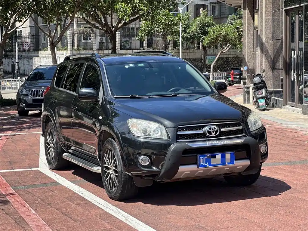 Toyota RAV4 Rongfang 2009 2.4L Automatic Luxury Edition фото 3