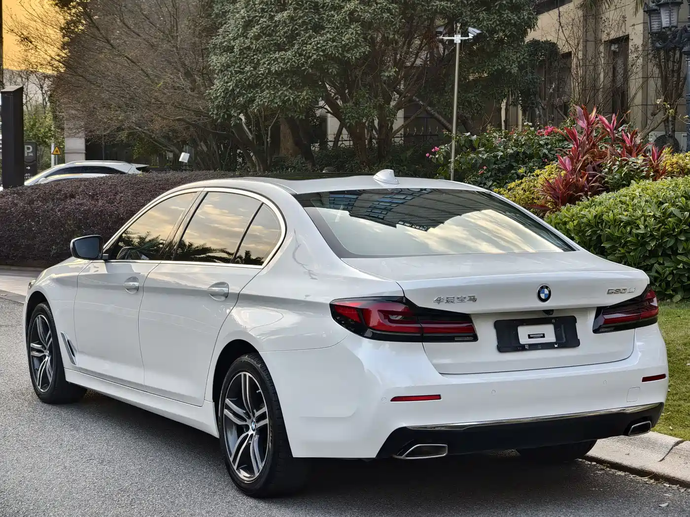 BMW 5 Series 2022 530Li Leading Luxury Package фото 5