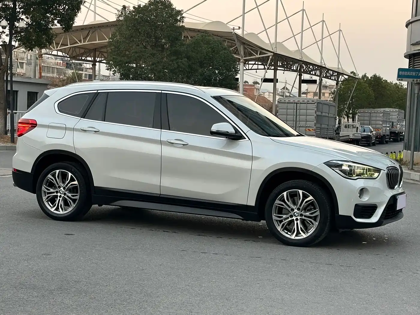 BMW X1 2019 sDrive20Li Leading Model фото 3