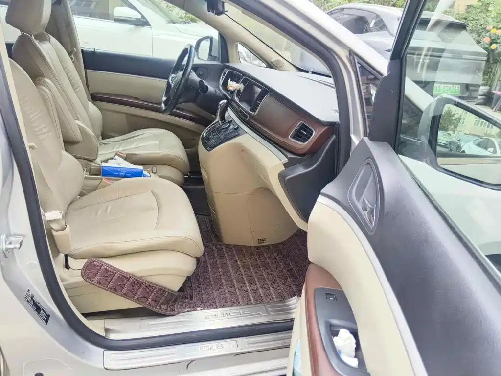 Фото 13 - Buick GL8