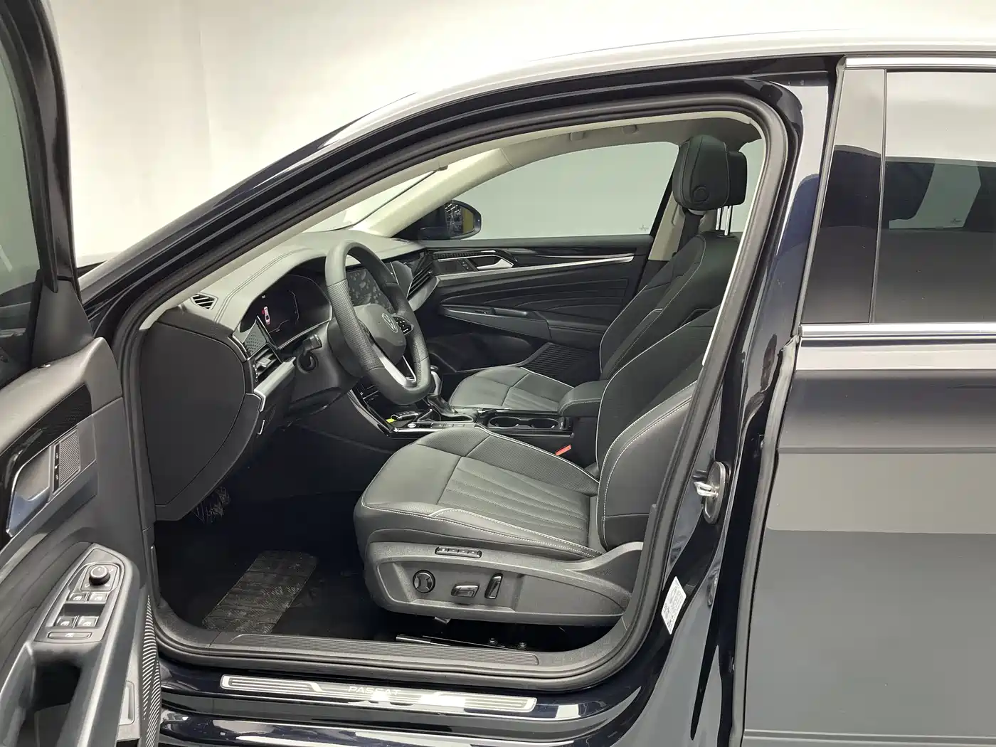 Volkswagen Passat 2024 Model 380TSI Starlight Elite фото 15
