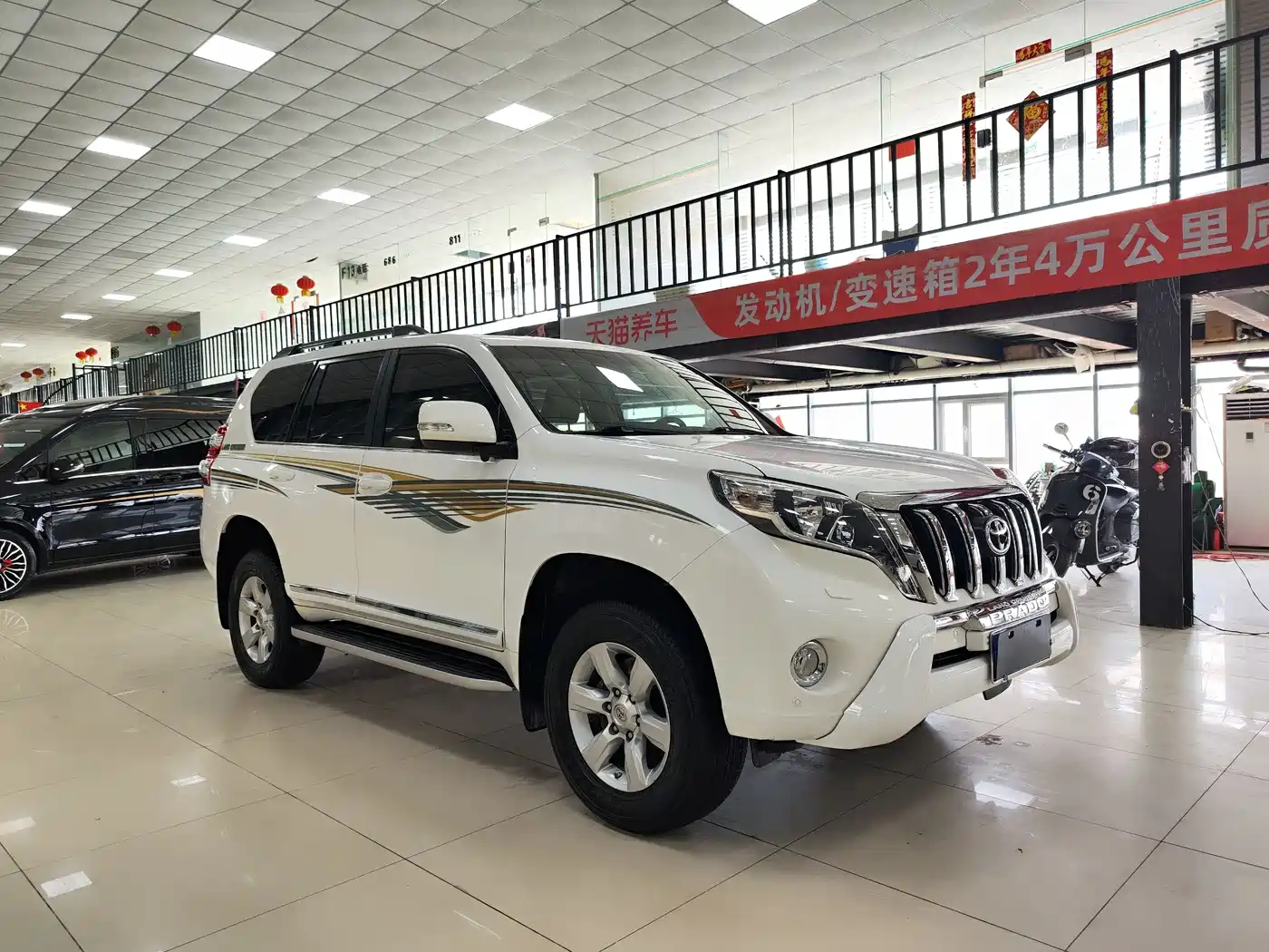 Toyota Prado 2014 4.0L Automatic TX-L фото 3