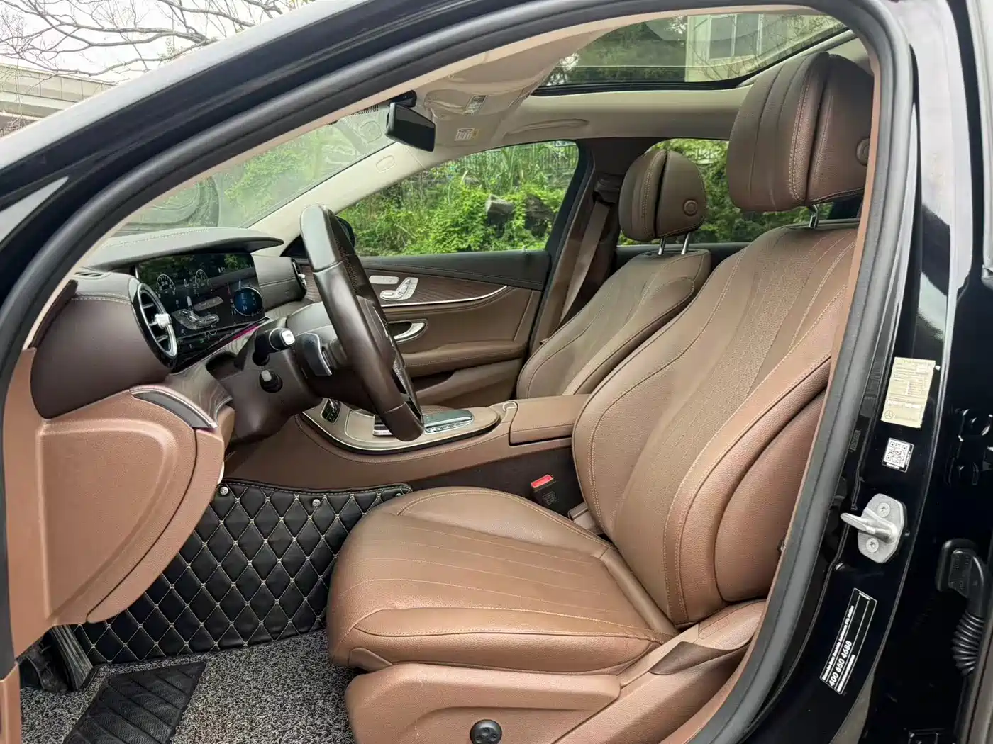 Mercedes-Benz E-Class New Energy 2022 E 350 e L Plug-in Hybrid Sedan фото 9