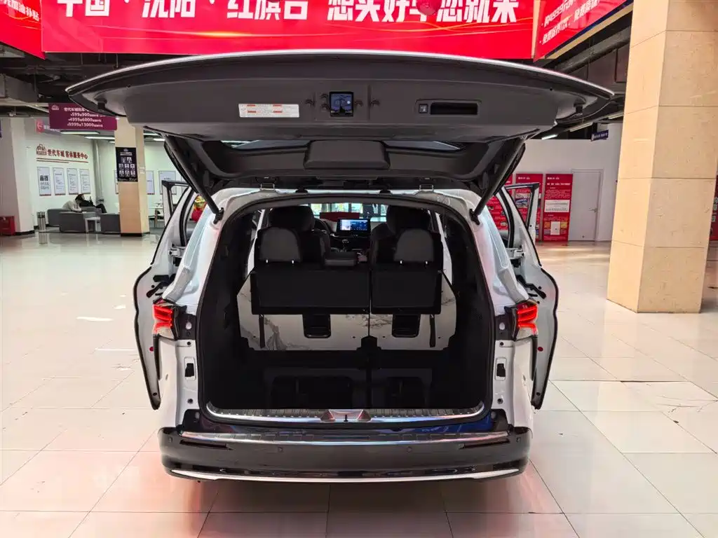 Toyota Sienna 2021 2.5L Hybrid Premium Edition фото 19