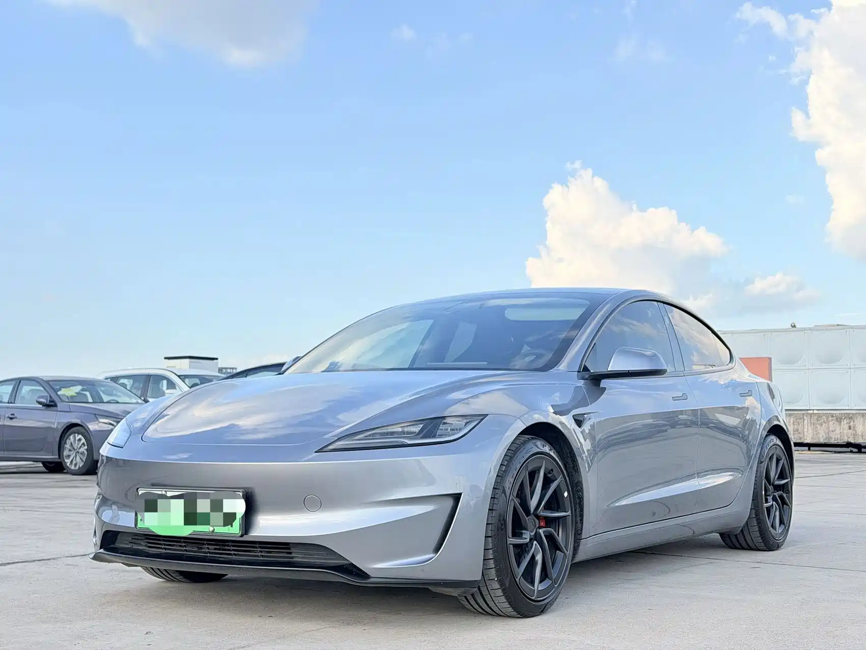 Фото 1 - Tesla Model 3