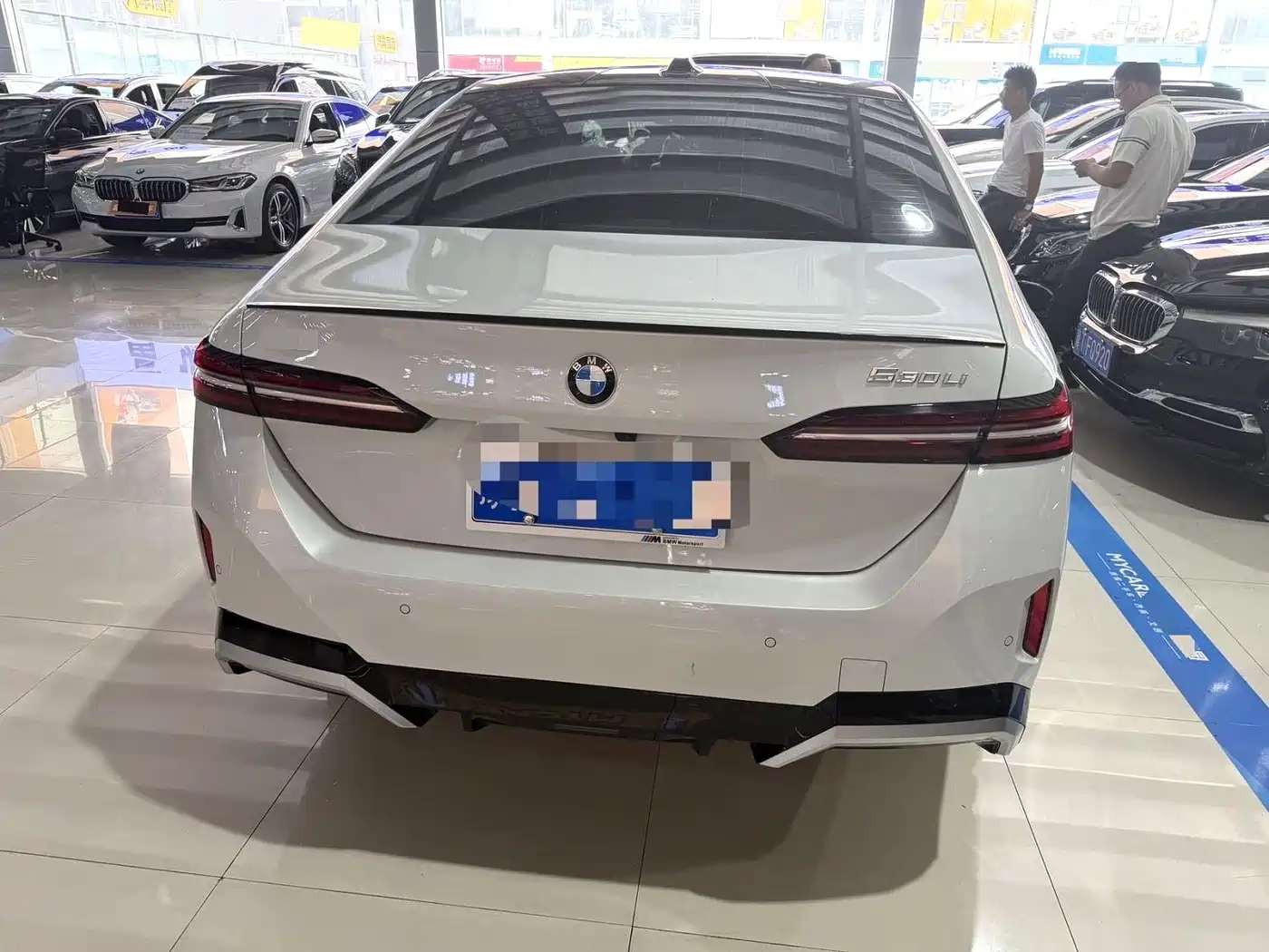 BMW 5 Series 2024 530Li Leading M Sport Package фото 6