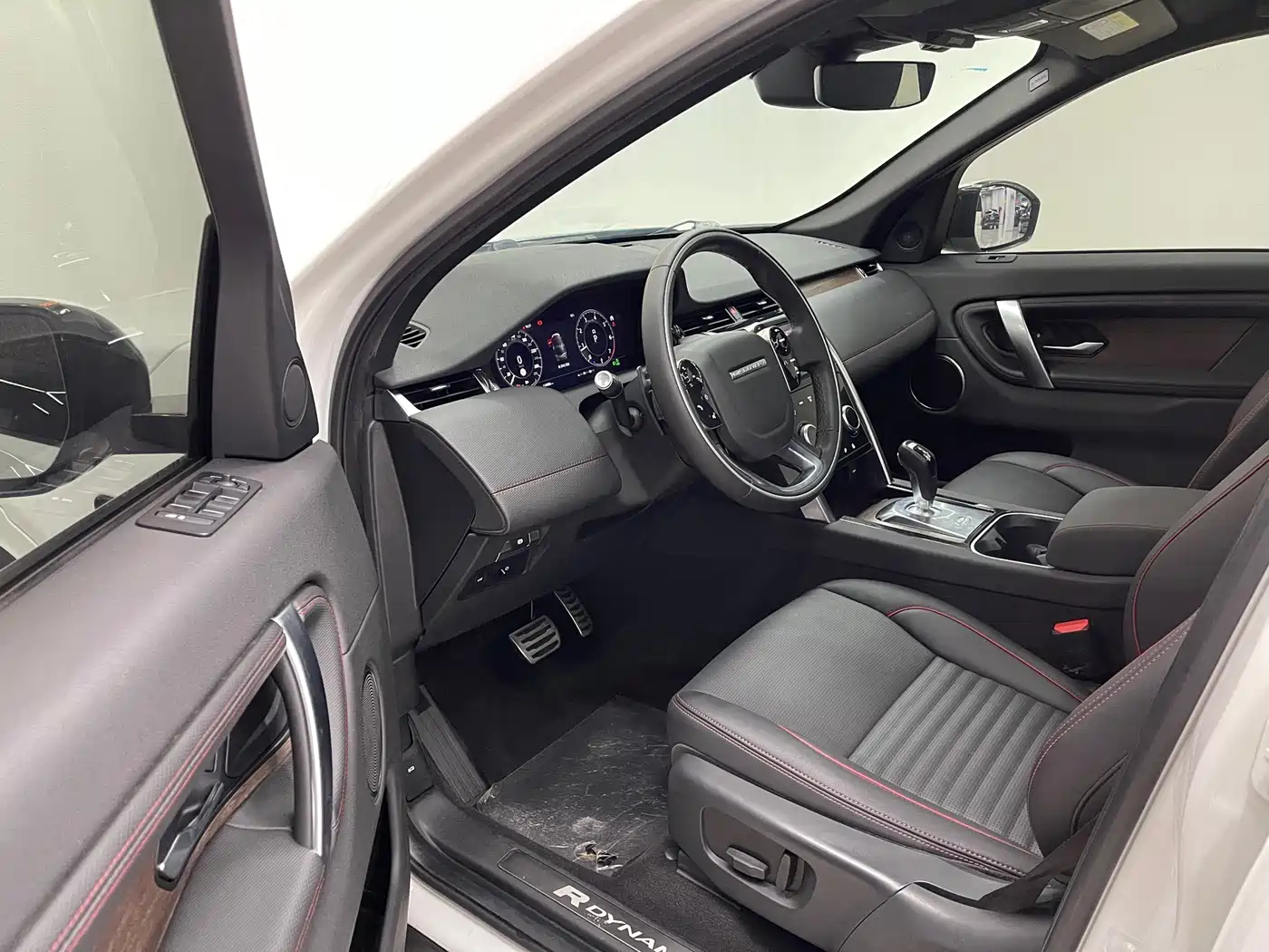 Land Rover Discovery Sport 2020 249PS R-Dynamic Performance фото 14