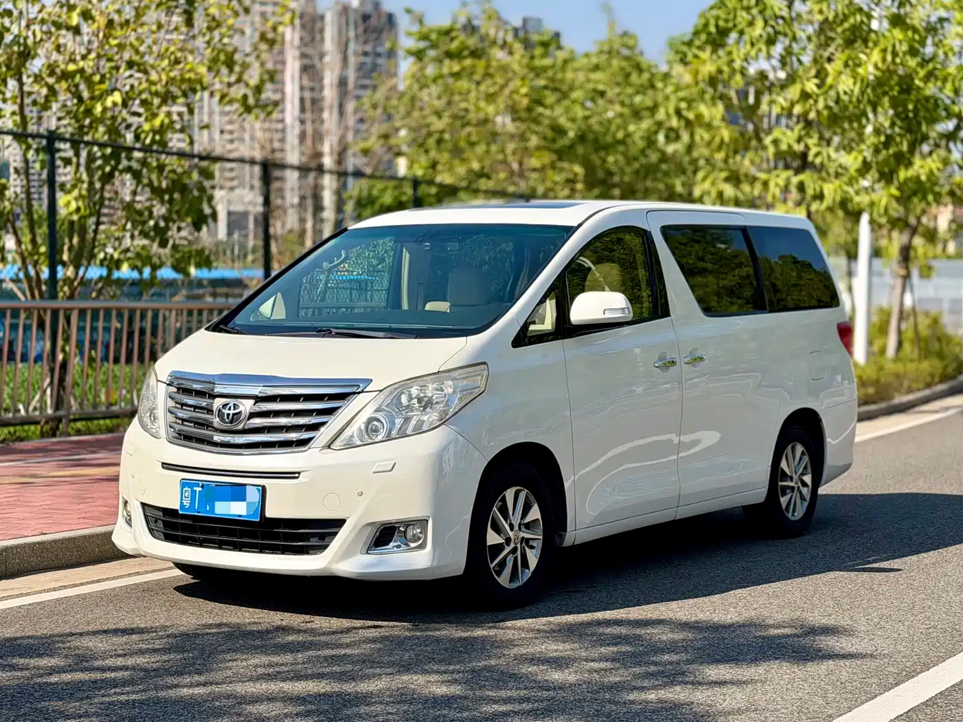 Toyota Alphard 2012 3.5L Luxury Edition