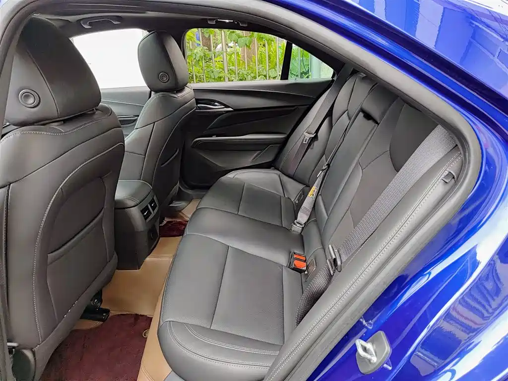 CADILLAC CT4